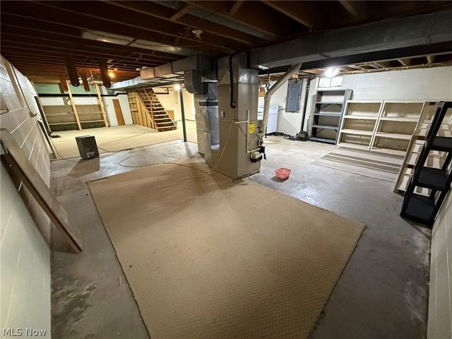 1728 State Route 39 NE, New Philadelphia, OH 44663