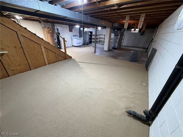 1728 State Route 39 NE, New Philadelphia, OH 44663