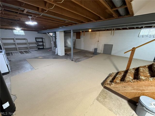 1728 State Route 39 NE, New Philadelphia, OH 44663