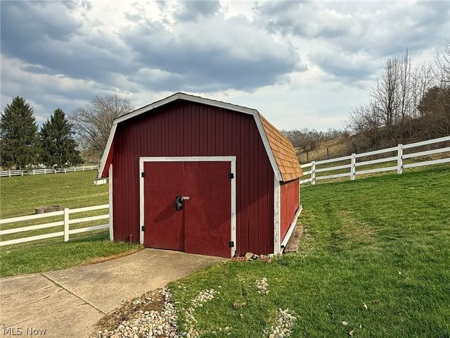 1728 State Route 39 NE, New Philadelphia, OH 44663