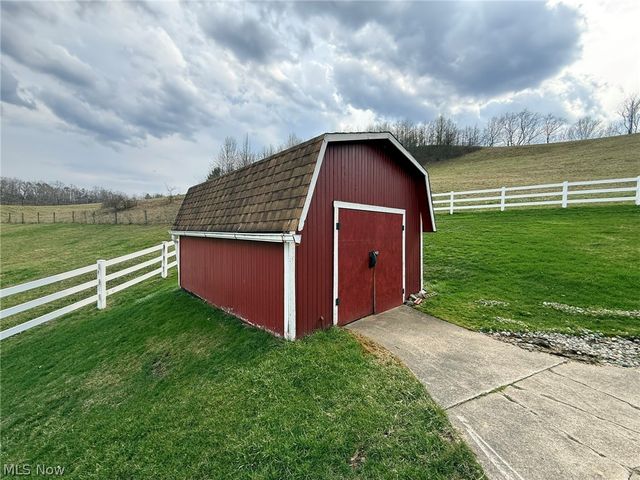 1728 State Route 39 NE, New Philadelphia, OH 44663