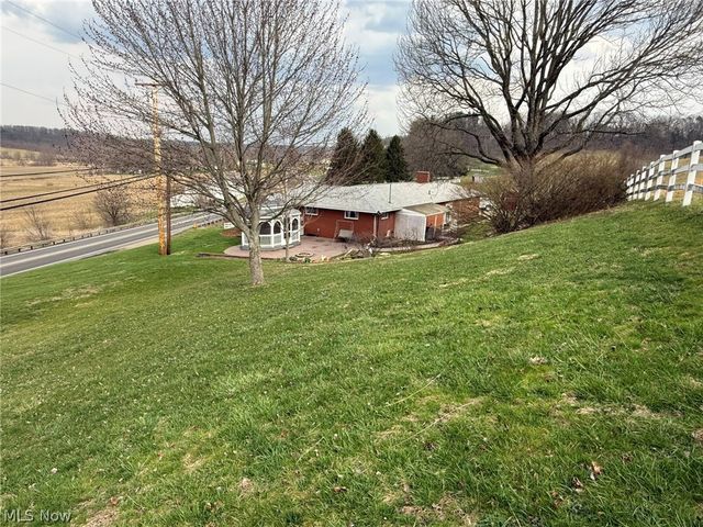 1728 State Route 39 NE, New Philadelphia, OH 44663