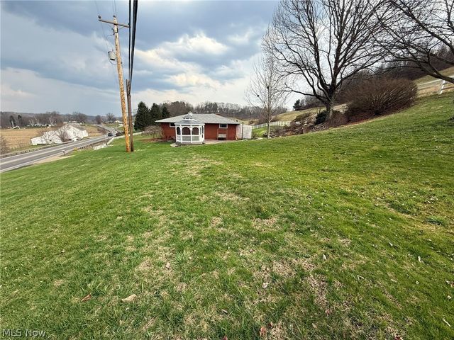 1728 State Route 39 NE, New Philadelphia, OH 44663