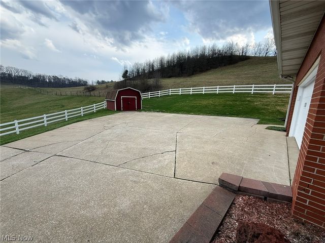 1728 State Route 39 NE, New Philadelphia, OH 44663