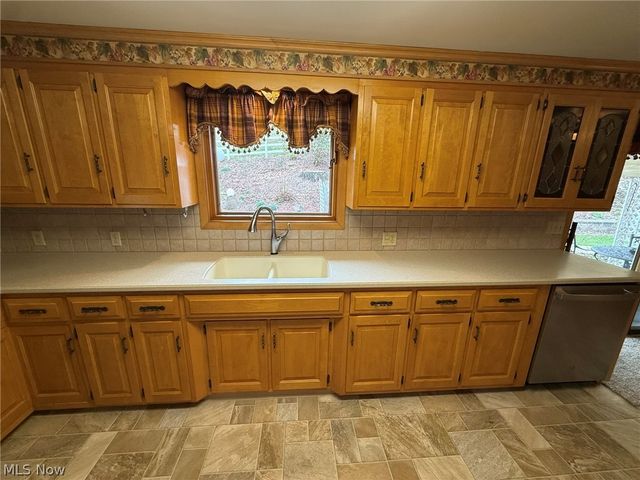 1728 State Route 39 NE, New Philadelphia, OH 44663