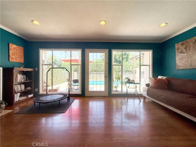 17101 Gault Street, Los Angeles, CA 91406