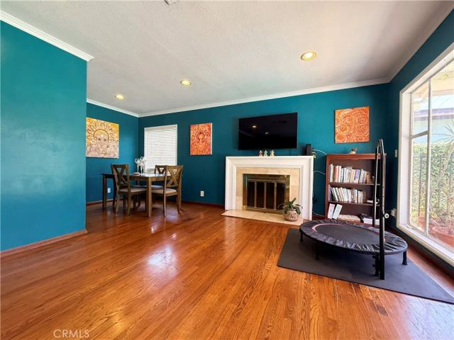 17101 Gault Street, Los Angeles, CA 91406