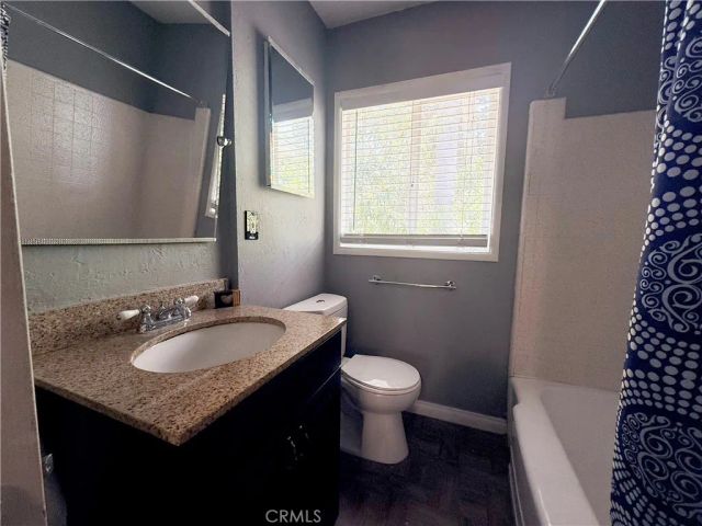 17101 Gault Street, Los Angeles, CA 91406