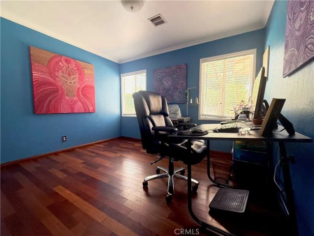 17101 Gault Street, Los Angeles, CA 91406