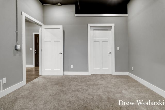 253 Prospect Avenue Ne 105, East Grand Rapids, MI 49503