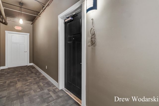 253 Prospect Avenue Ne 105, East Grand Rapids, MI 49503