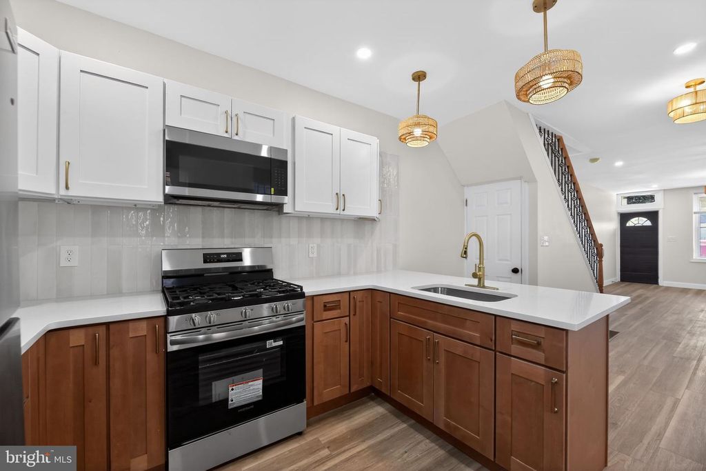 413 ELM ST, Camden, NJ 08102