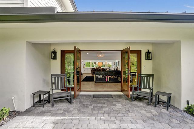 2421 NE 12th Street, Fort Lauderdale, FL 33304