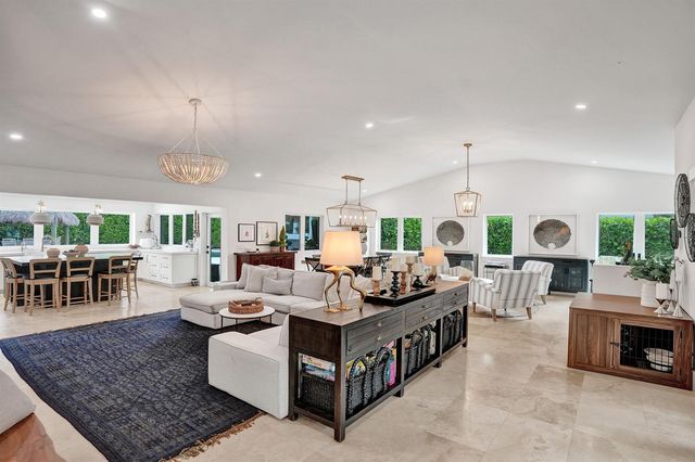 2421 NE 12th Street, Fort Lauderdale, FL 33304