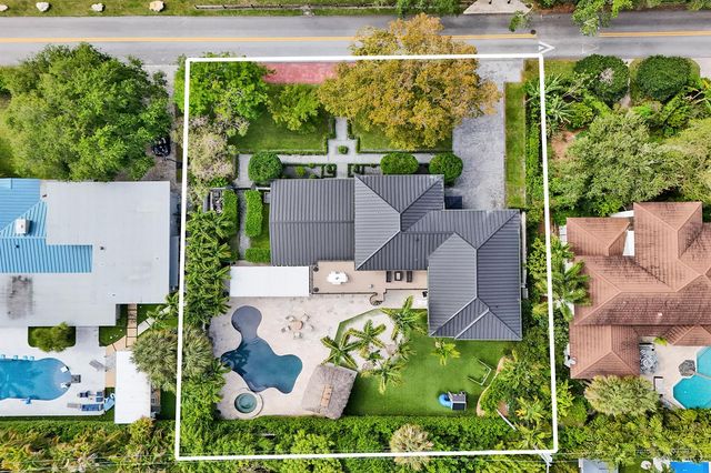 2421 NE 12th Street, Fort Lauderdale, FL 33304
