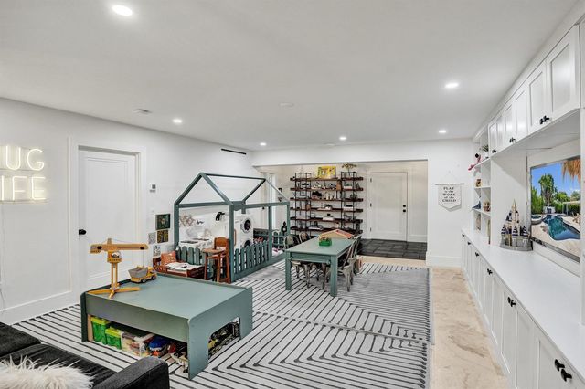 2421 NE 12th Street, Fort Lauderdale, FL 33304