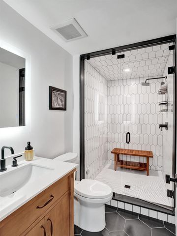 2421 NE 12th Street, Fort Lauderdale, FL 33304