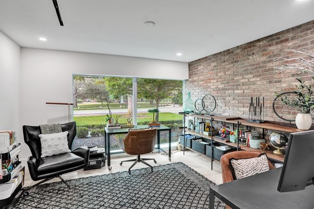 2421 NE 12th Street, Fort Lauderdale, FL 33304