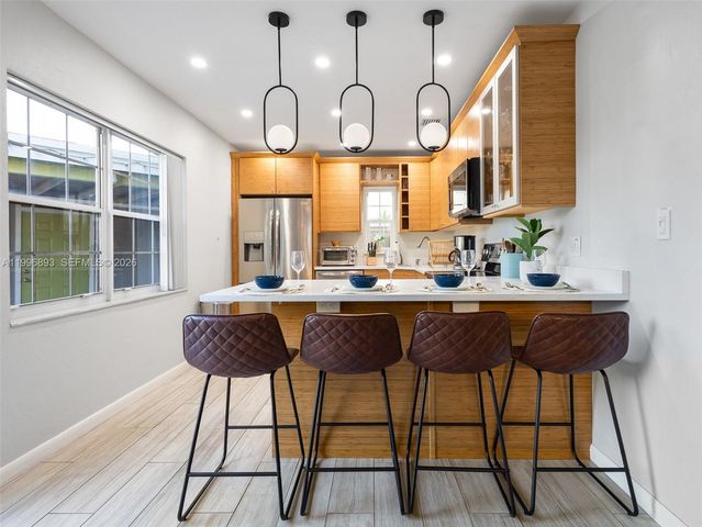 201 NE 16th Ct, Fort Lauderdale, FL 33305