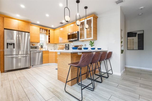 201 NE 16th Ct, Fort Lauderdale, FL 33305