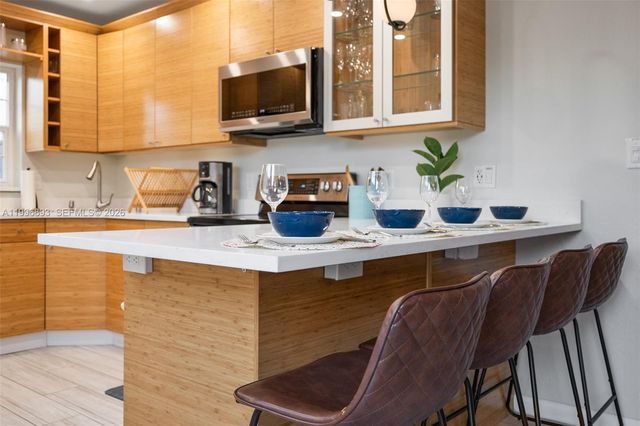 201 NE 16th Ct, Fort Lauderdale, FL 33305