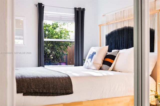 201 NE 16th Ct, Fort Lauderdale, FL 33305