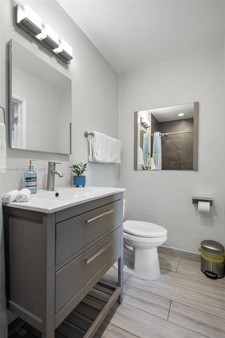 201 NE 16th Ct, Fort Lauderdale, FL 33305