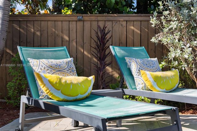 201 NE 16th Ct, Fort Lauderdale, FL 33305