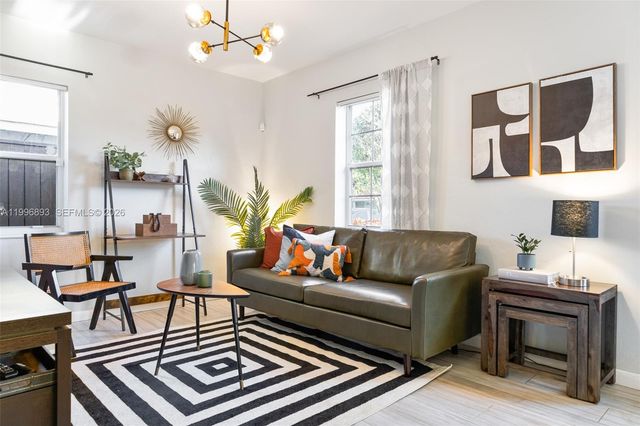 201 NE 16th Ct, Fort Lauderdale, FL 33305