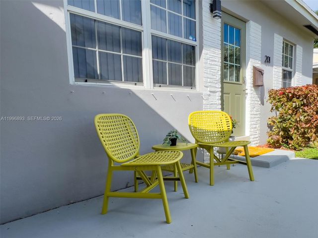 201 NE 16th Ct, Fort Lauderdale, FL 33305