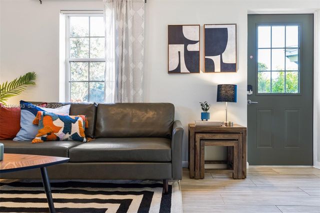 201 NE 16th Ct, Fort Lauderdale, FL 33305