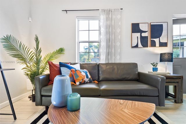 201 NE 16th Ct, Fort Lauderdale, FL 33305