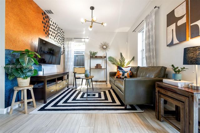 201 NE 16th Ct, Fort Lauderdale, FL 33305