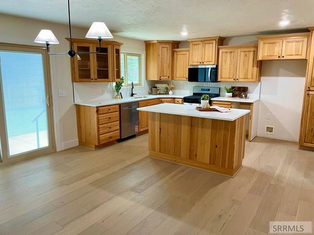 2725 Glenwood Drive, Idaho Falls, ID 83404