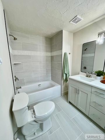2725 Glenwood Drive, Idaho Falls, ID 83404
