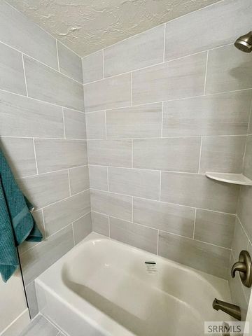 2725 Glenwood Drive, Idaho Falls, ID 83404