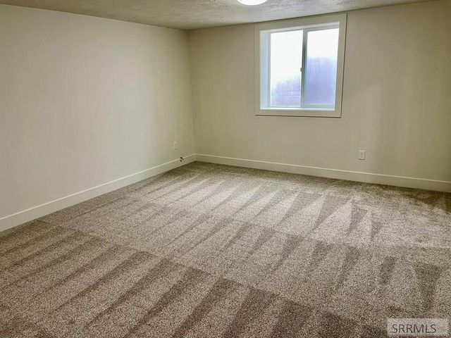 2725 Glenwood Drive, Idaho Falls, ID 83404