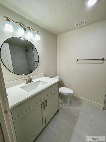 2725 Glenwood Drive, Idaho Falls, ID 83404