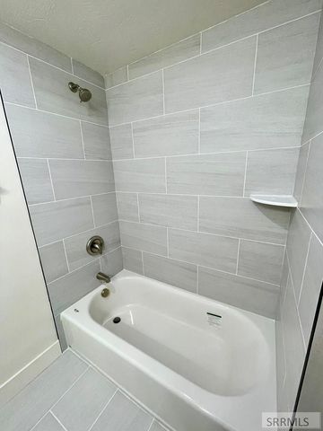 2725 Glenwood Drive, Idaho Falls, ID 83404