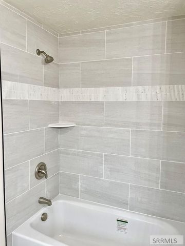2725 Glenwood Drive, Idaho Falls, ID 83404