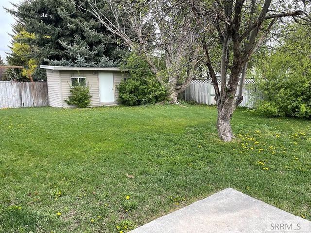2725 Glenwood Drive, Idaho Falls, ID 83404