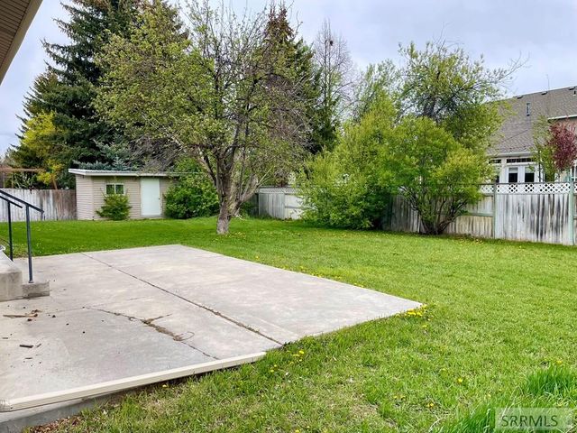 2725 Glenwood Drive, Idaho Falls, ID 83404