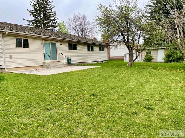 2725 Glenwood Drive, Idaho Falls, ID 83404