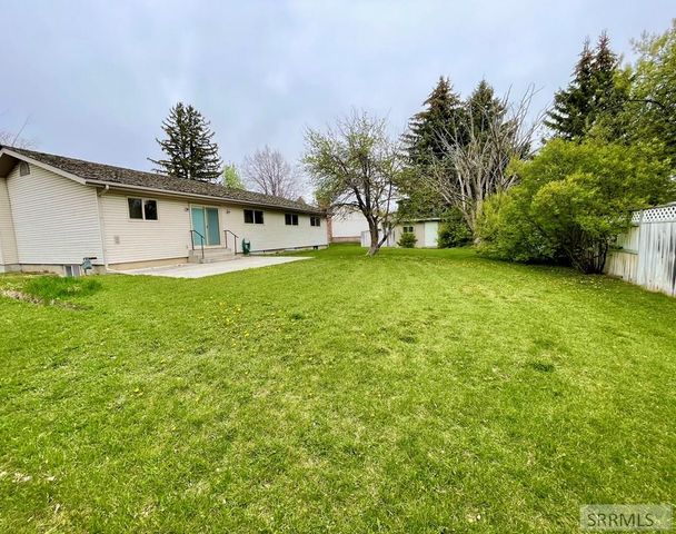 2725 Glenwood Drive, Idaho Falls, ID 83404