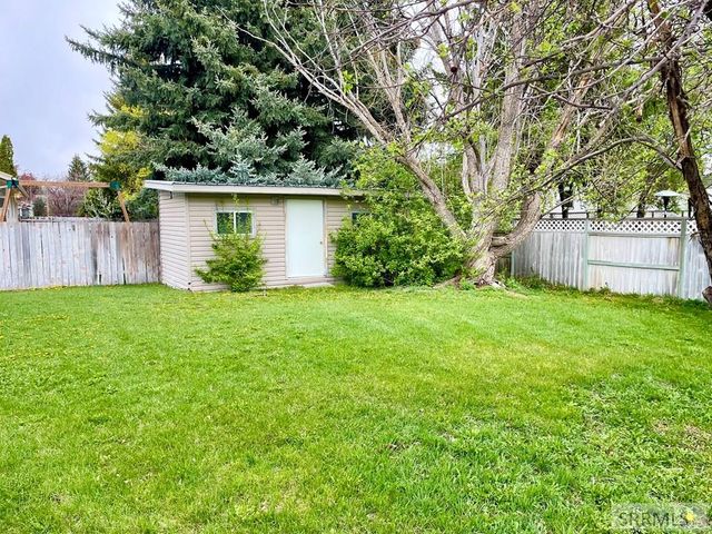 2725 Glenwood Drive, Idaho Falls, ID 83404