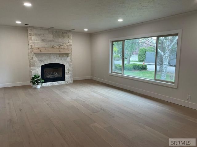 2725 Glenwood Drive, Idaho Falls, ID 83404