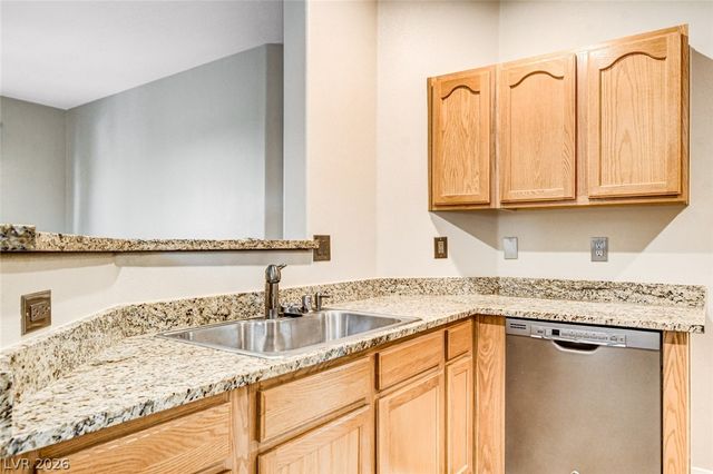 8729 Red Brook Drive 204, Las Vegas, NV 89128