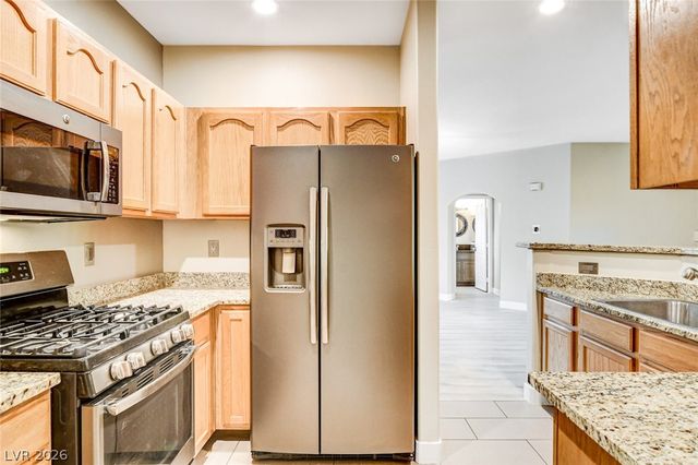 8729 Red Brook Drive 204, Las Vegas, NV 89128