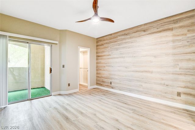 8729 Red Brook Drive 204, Las Vegas, NV 89128