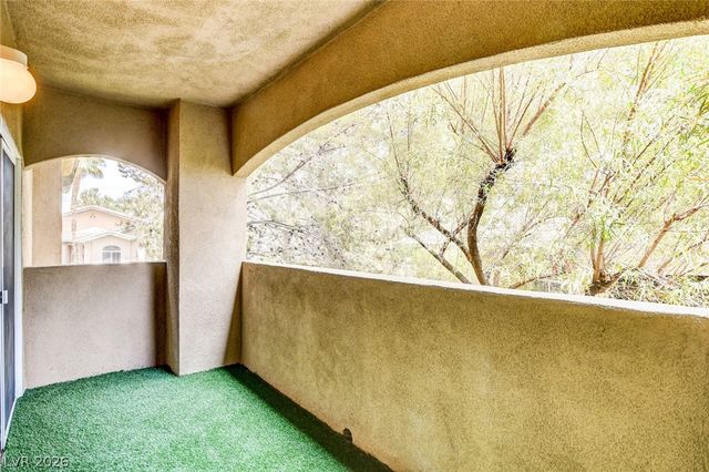 8729 Red Brook Drive 204, Las Vegas, NV 89128